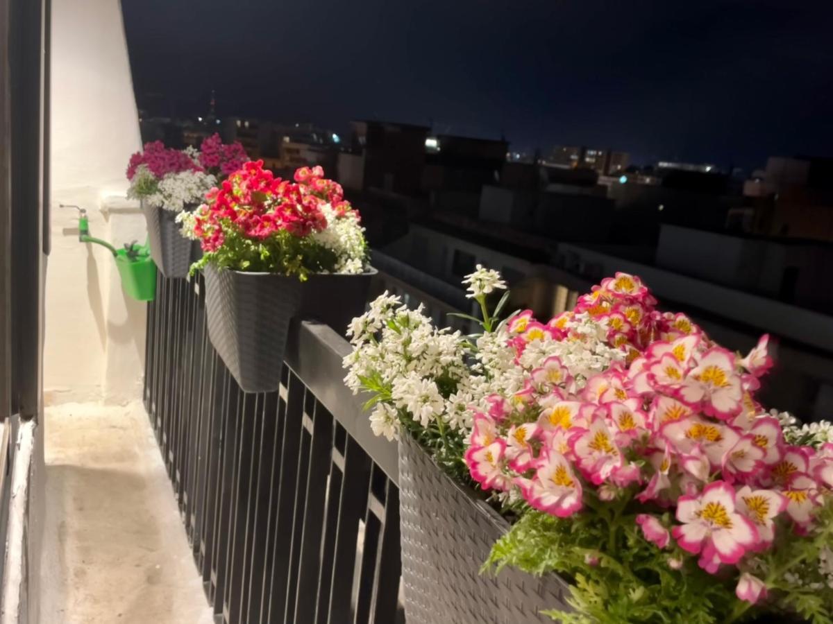 Mikka Studios: Luxury Apartment
