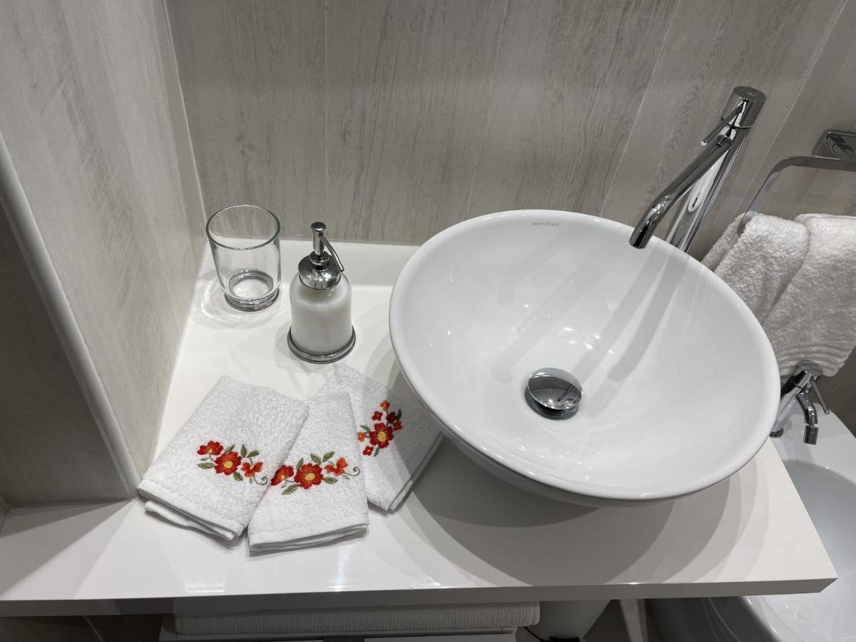 Mikka Studios: Luxury Apartment *